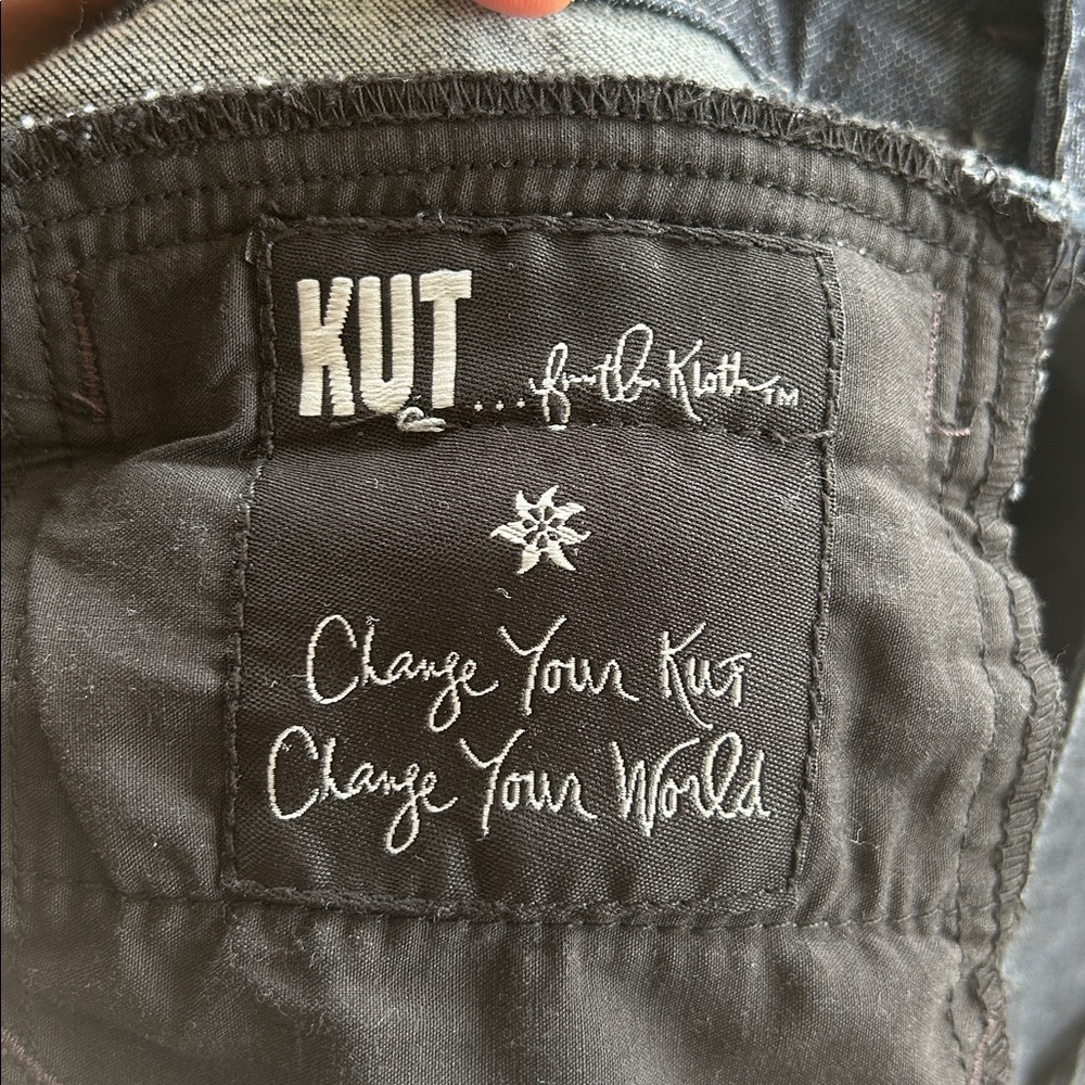 Kut from the Cloth Long Shorts, Size 4 - Picture 9 of 9